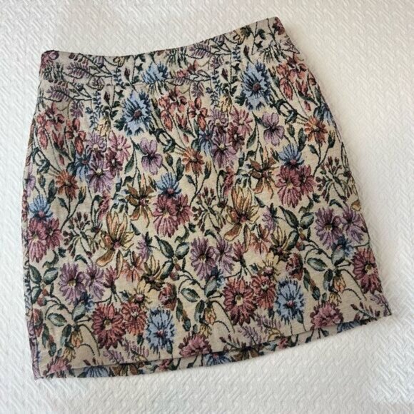 Simons Dresses & Skirts - Icone Simons Women’s Small Floral Tapestry Textured Mini Skirt Granny Boho Cute